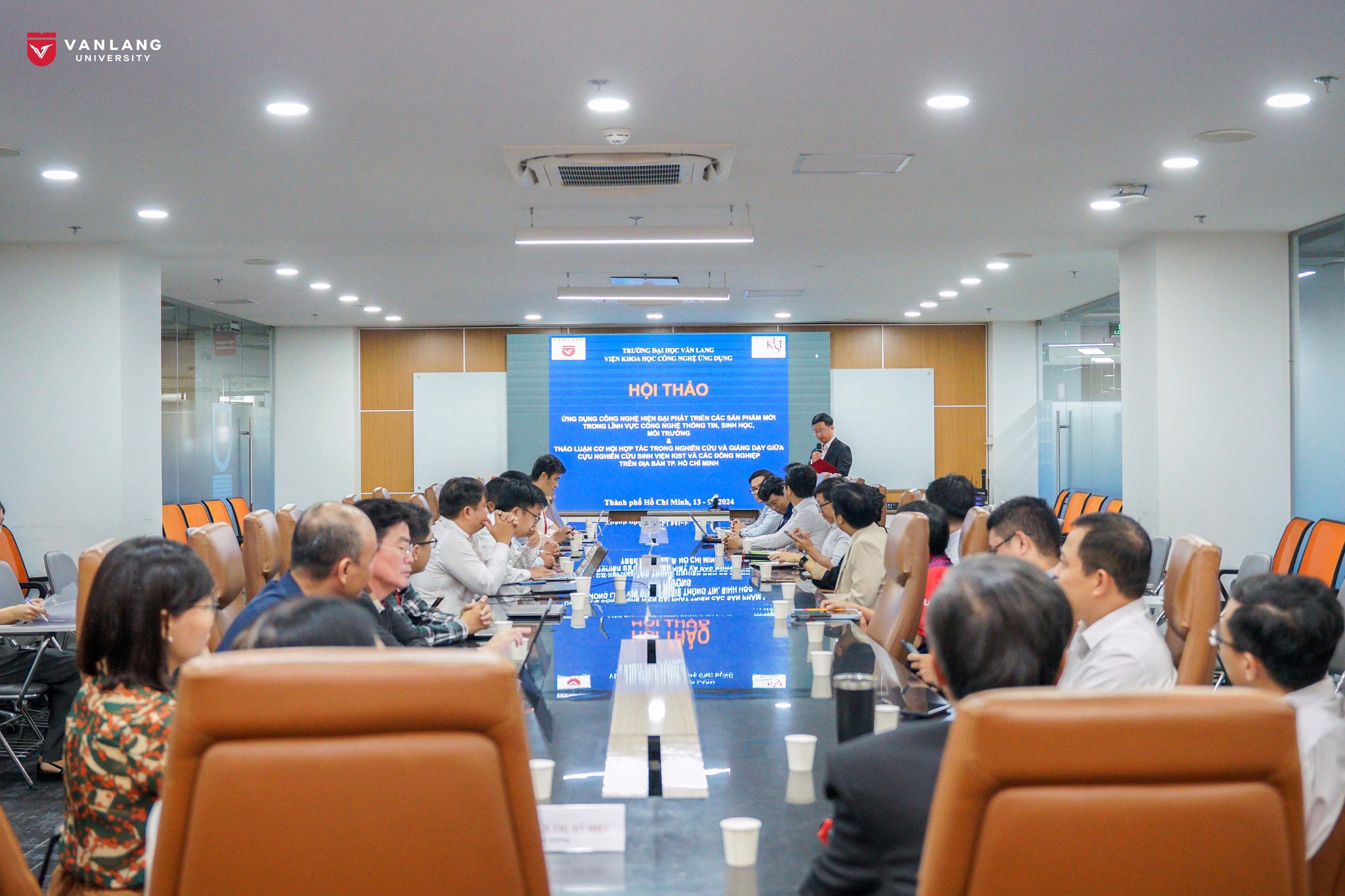 Meeting room 02